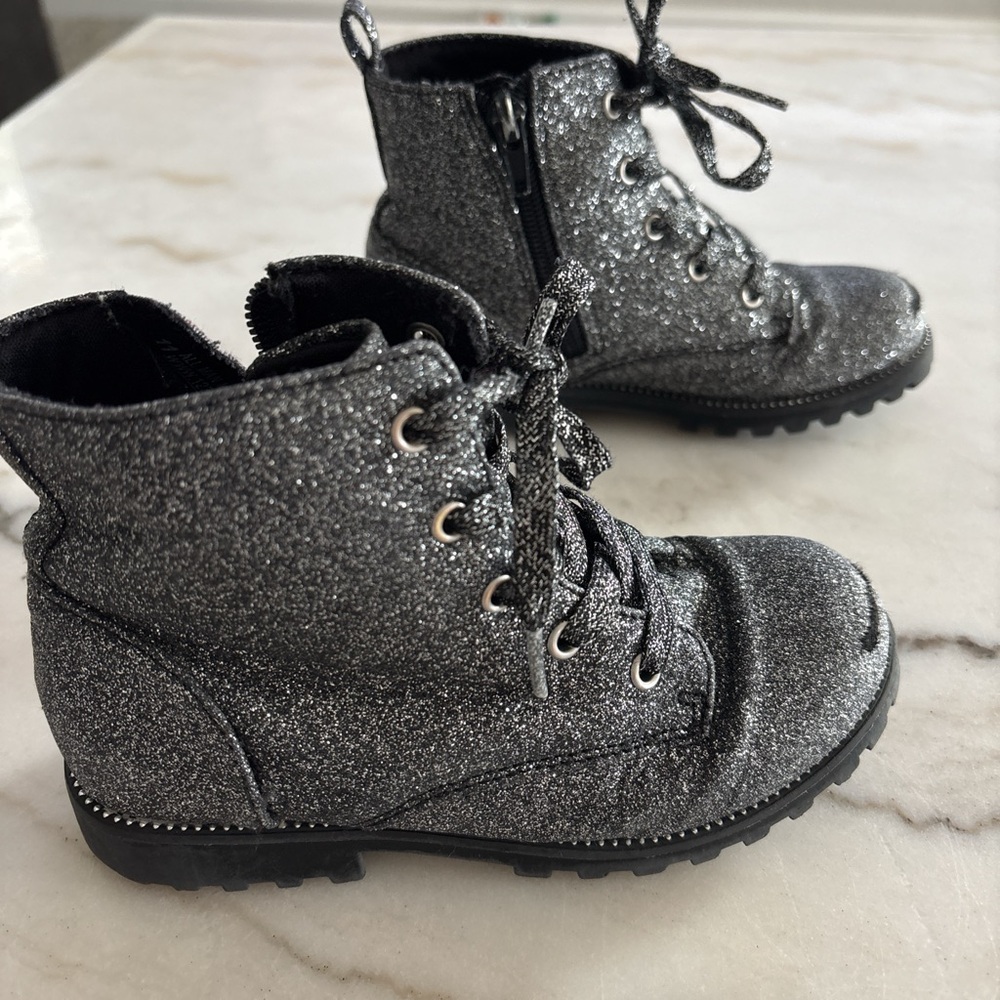 Cynthia Rowley Kids Silver Glitter Combat Boots Size 11 Sparkly Ankle Booties